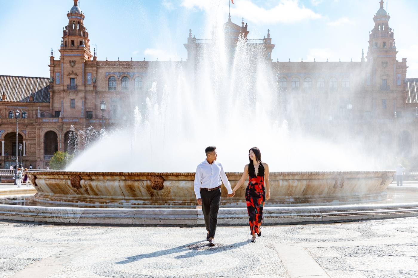 Rachel and Vinh at the fountain